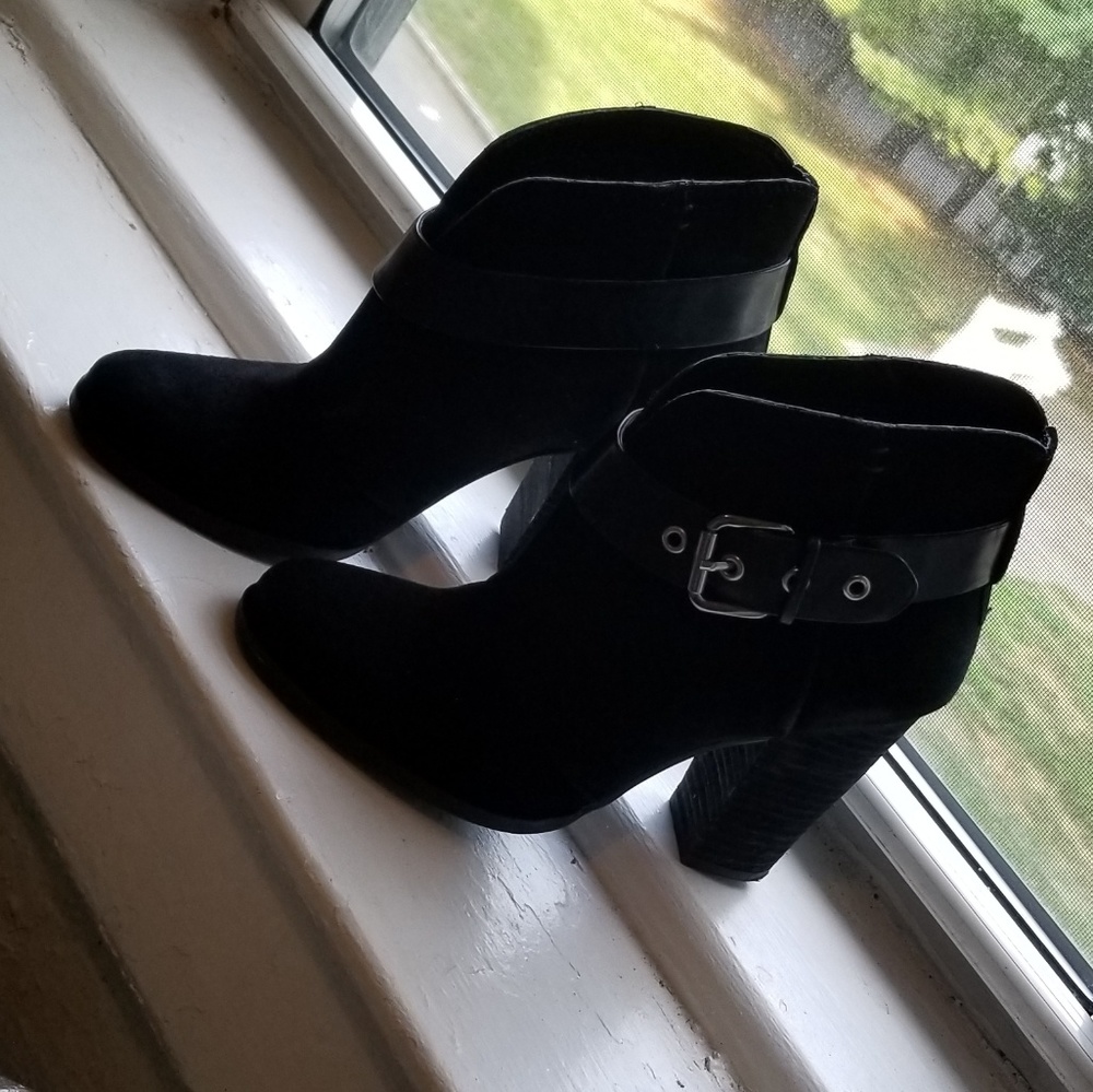 BCBG Kerinax booties